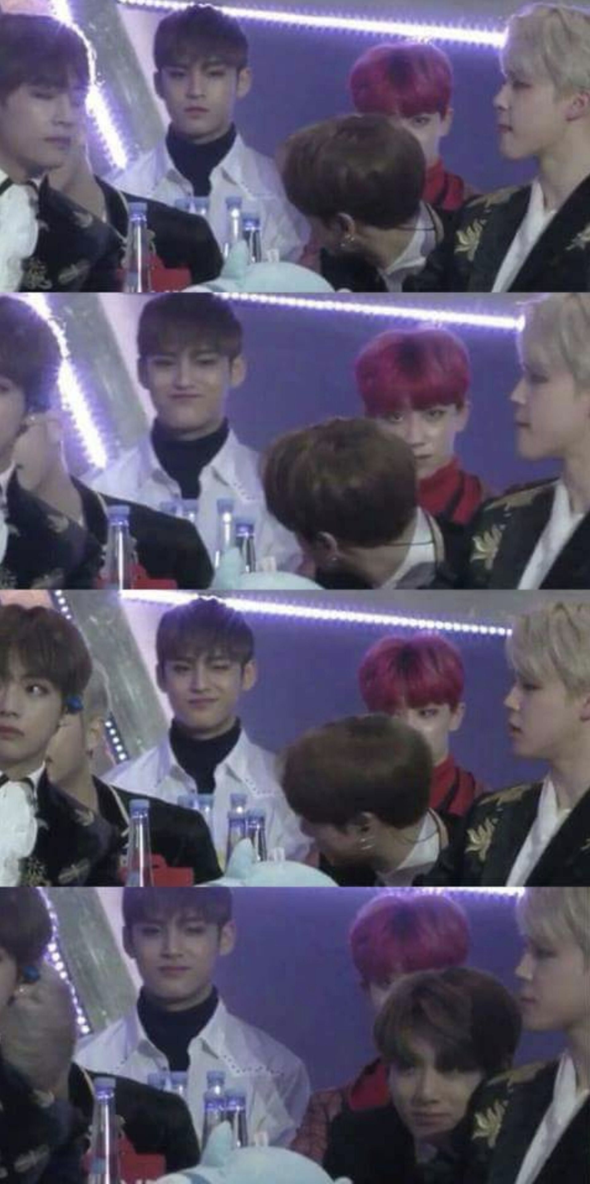 Jungkook and Mingyu at the 2017 Golden Disc Awards (Image via Twitter/@naeviscalinn)