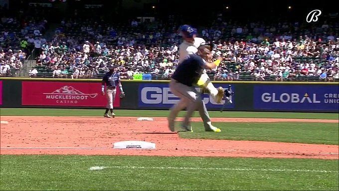 Scary Collision in Tampa Bay Rays and Seattle Mariners Game Between Isaac  Paredes and Ty France - Fastball