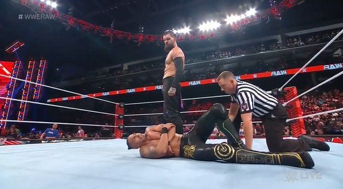 WWE: Watch: 41-year-old WWE Superstar attacks Seth Rollins at a live ...