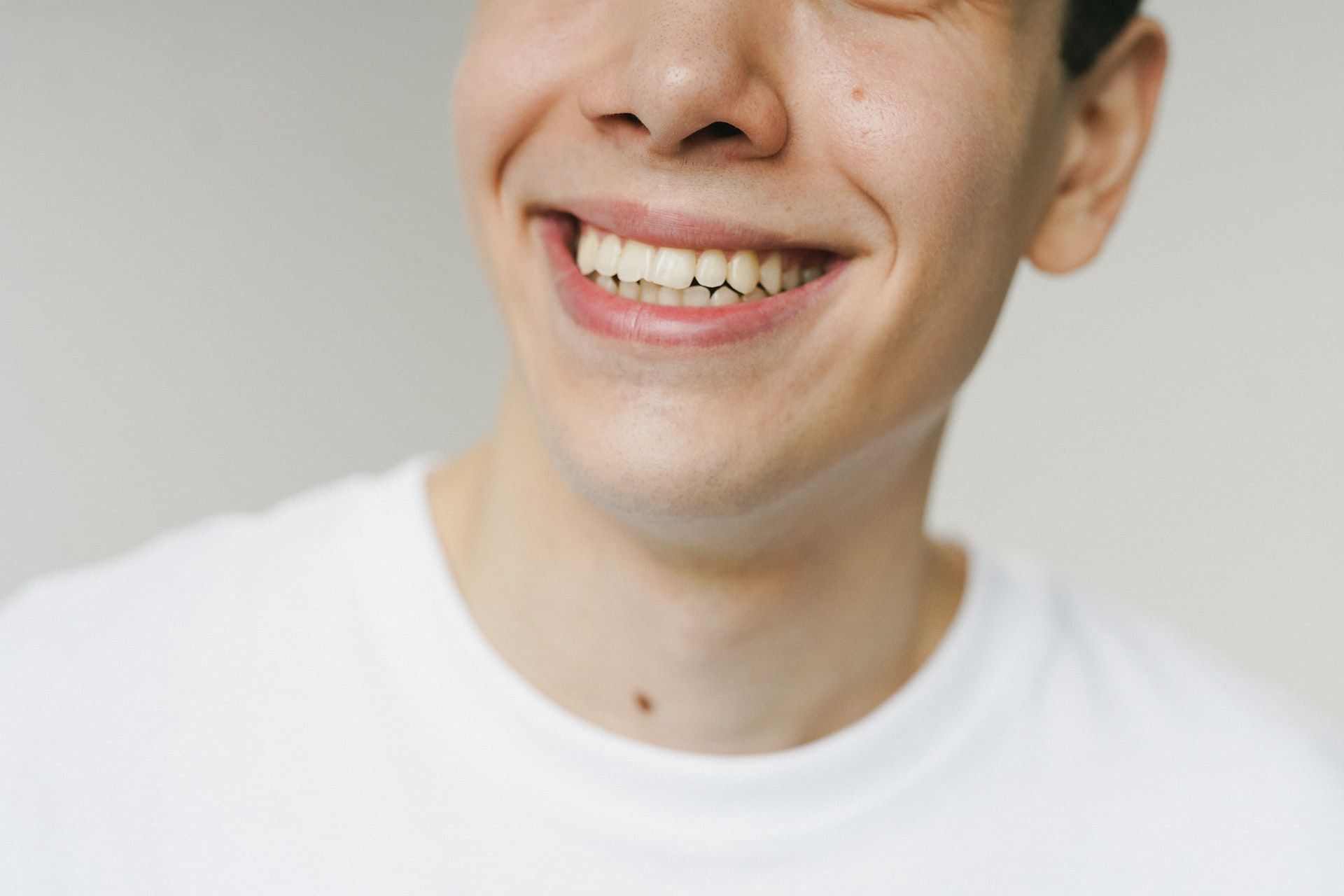 The O&amp;E exercise is an amazing face yoga for jowls. (Photo via Pexels/SHVETS production)