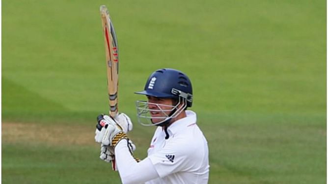 5 times a fast-bowler's batting cameo won England an Ashes Test ft. James Anderson and Stuart Broad