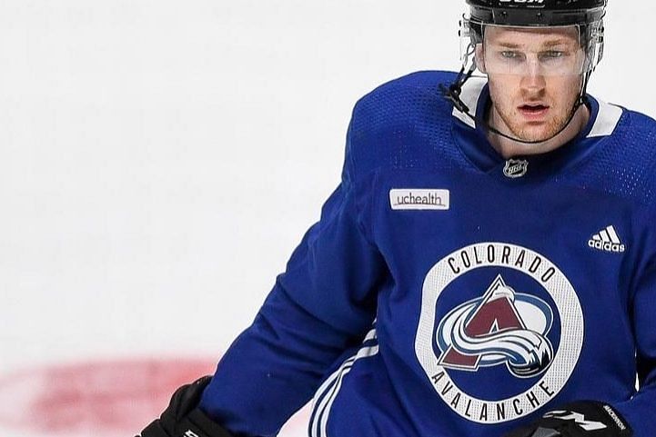 Nathan MacKinnon signs 7-year deal with Colorado Avalanche