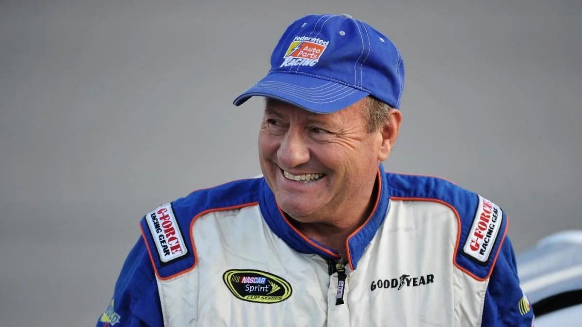 Ken Schrader to drive in Tony Stewart