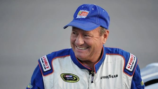 Tony Stewart’s SRX Series set to feature Kenny Schrader