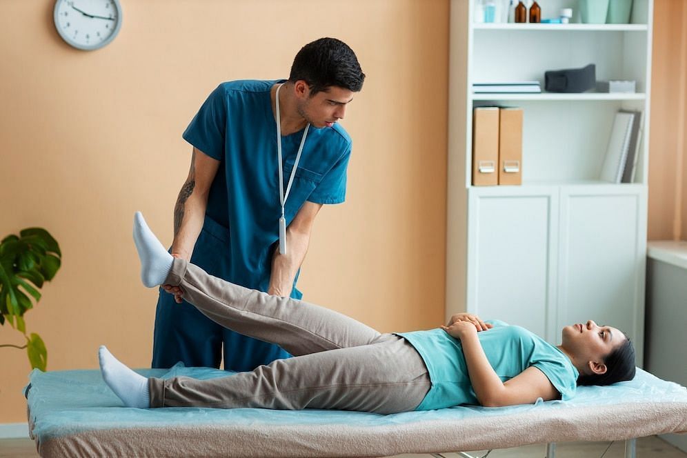 Physiotherapy (Image via Freepik)