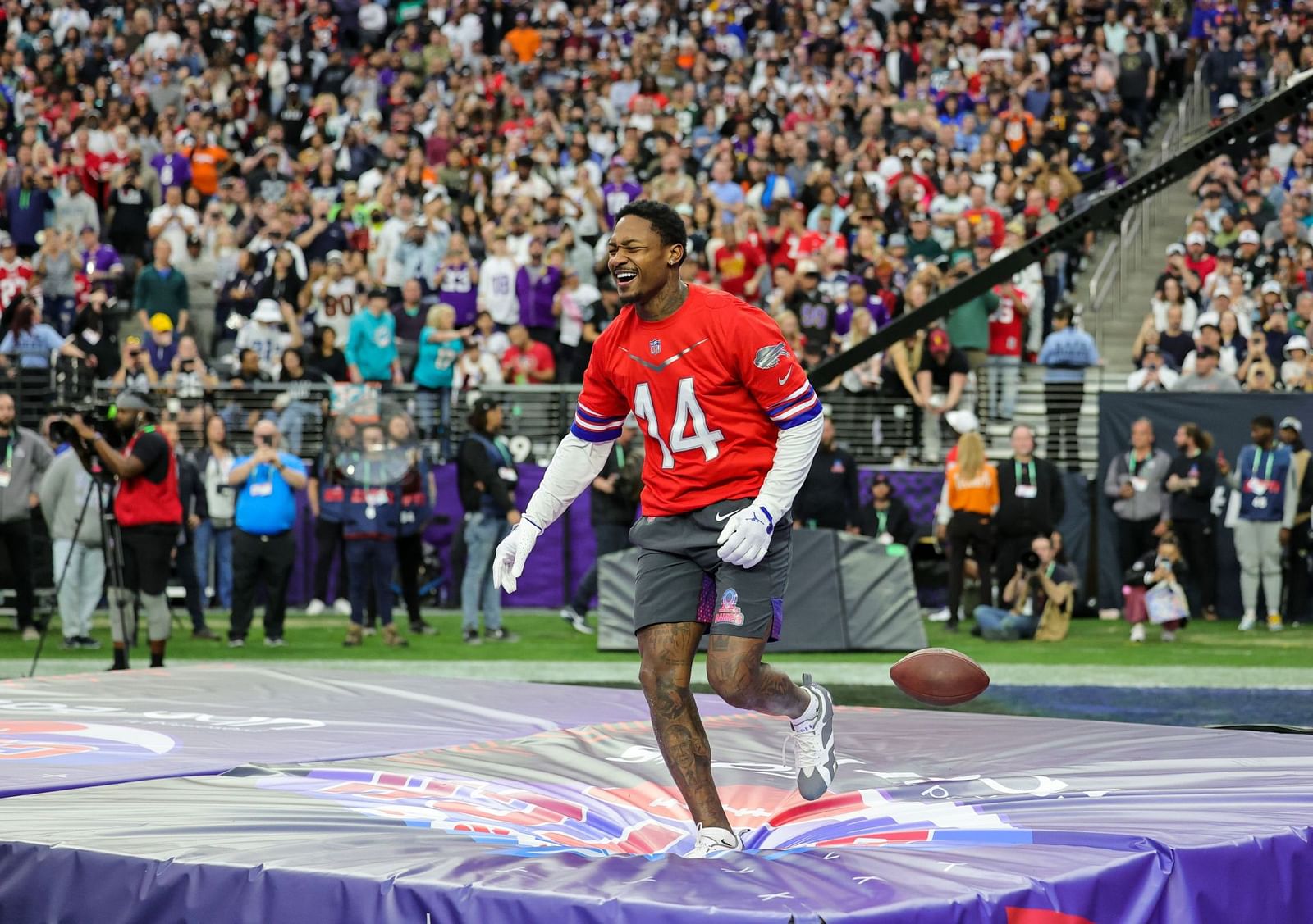 How Tall Is Stefon Diggs? | Stefon Diggs Height Revealed