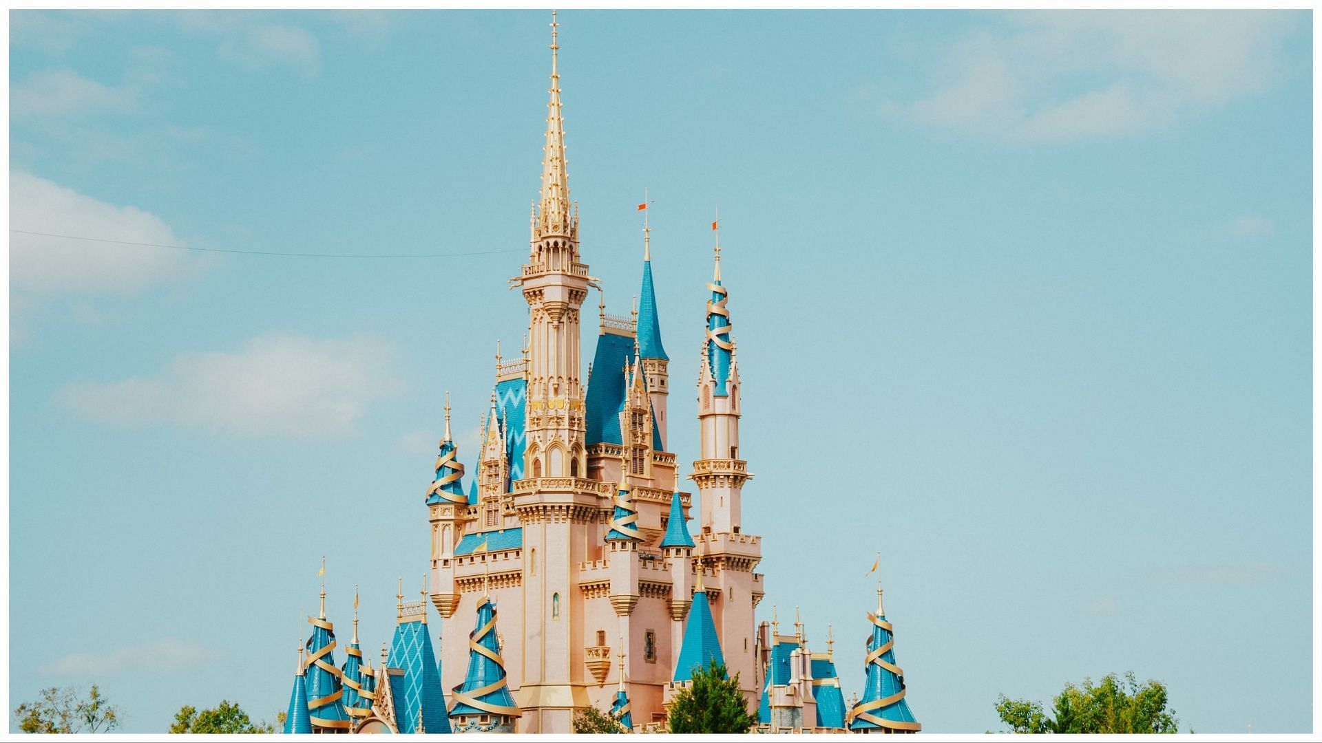 A 39-year-old man fell to his death in Disney World (Photo by Nicholas Fuentes on Unsplash)