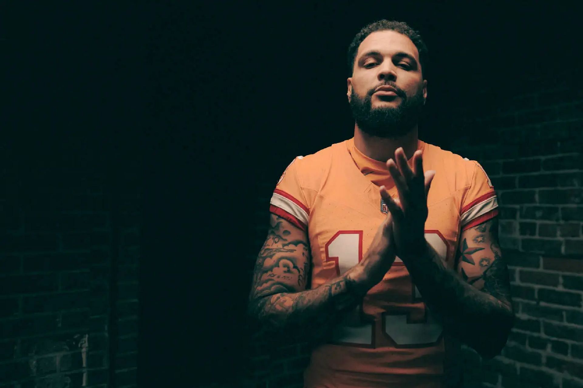 Mike Evans in Buccaneers creamsicle jersey