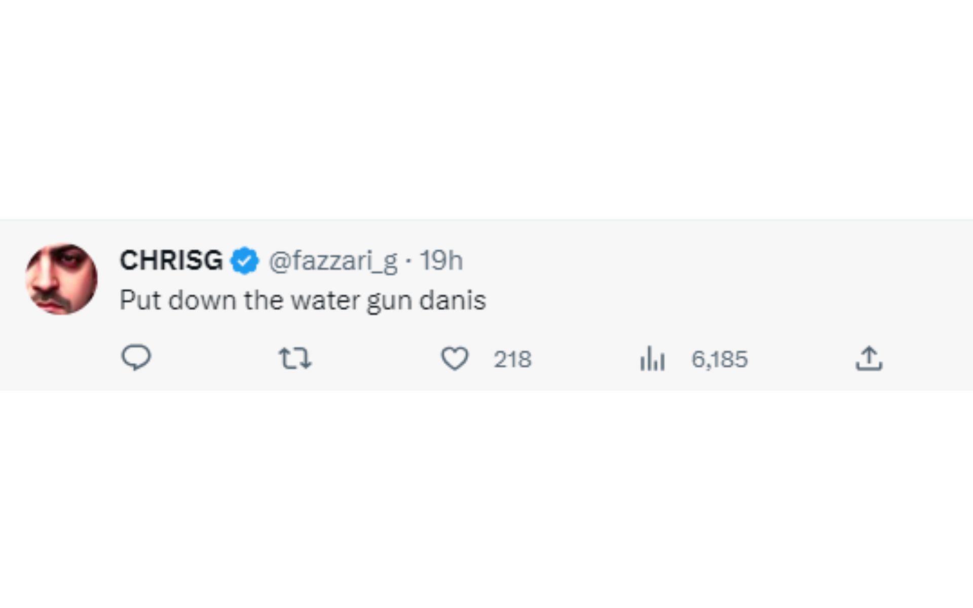 A fan reacting to Danis on Twitter.