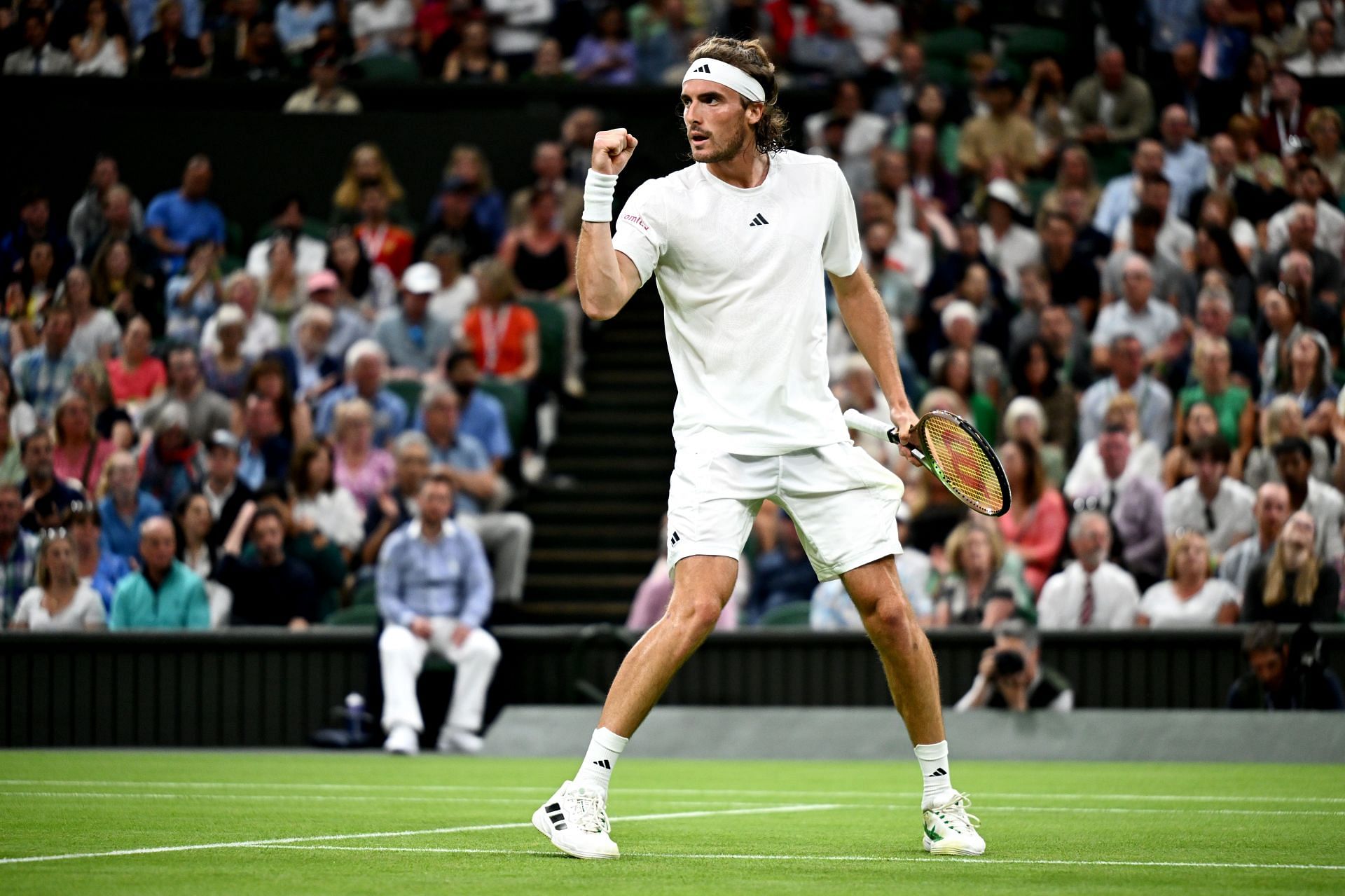 Stefanos Tsitsipas takes on Andy Murray at Wimbledon 2023