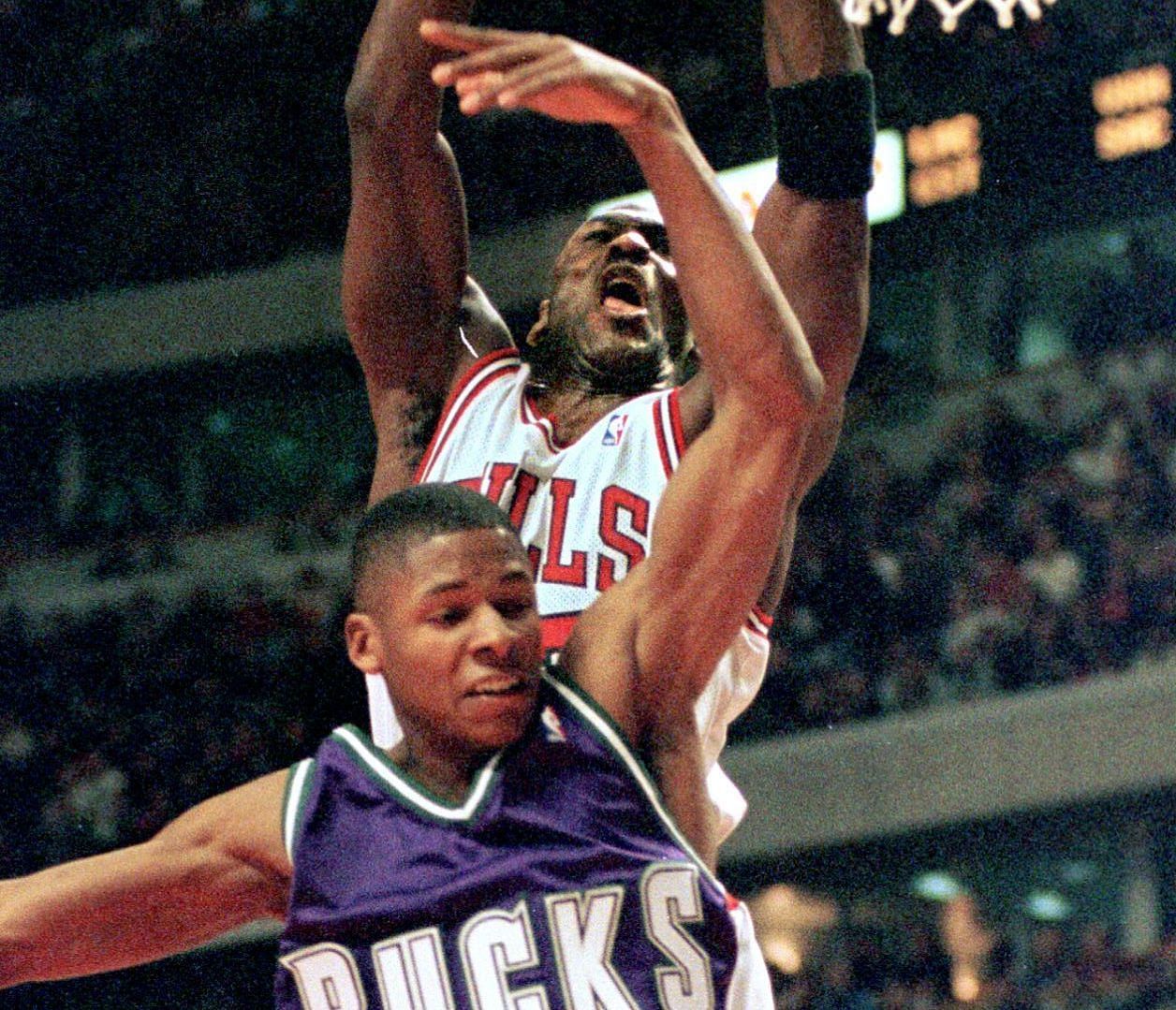 NBA Throwback - Michael Jordan vs Ray Allen