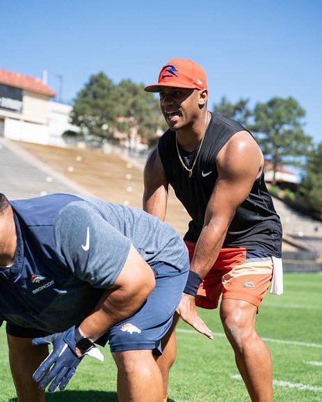 Russell Wilson shows off bulked-up arms in Instagram workout