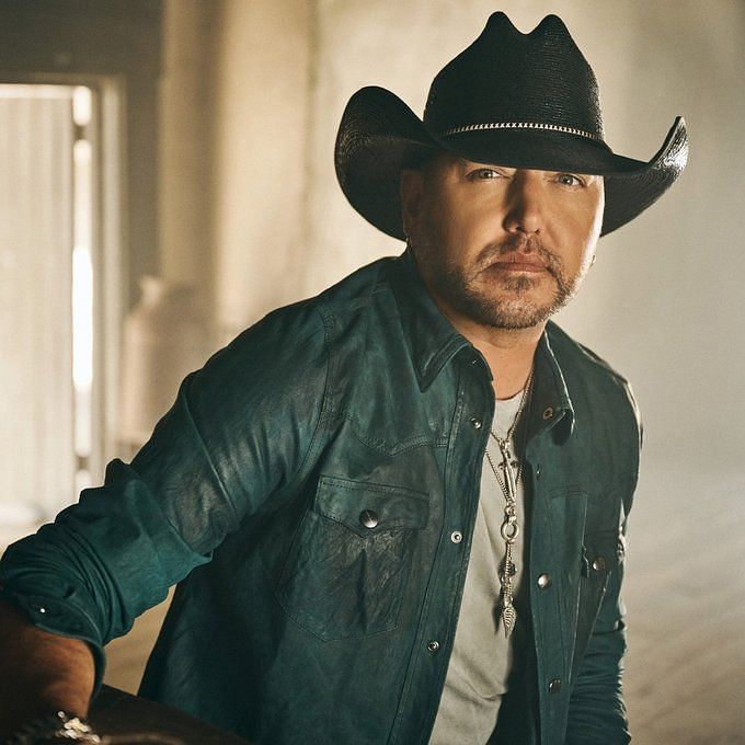 Jason Aldean concert: Jason Aldean suffers heat stroke while performing ...