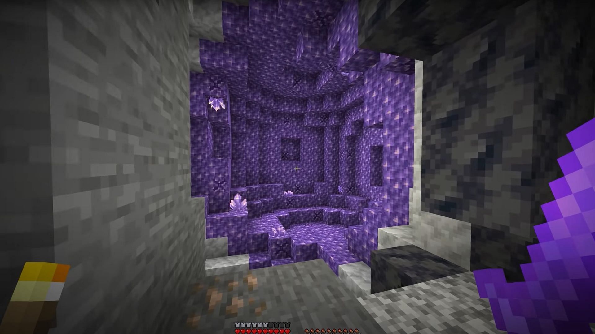 Amethyst Geodes in Minecraft (Image via Mojang Studios)
