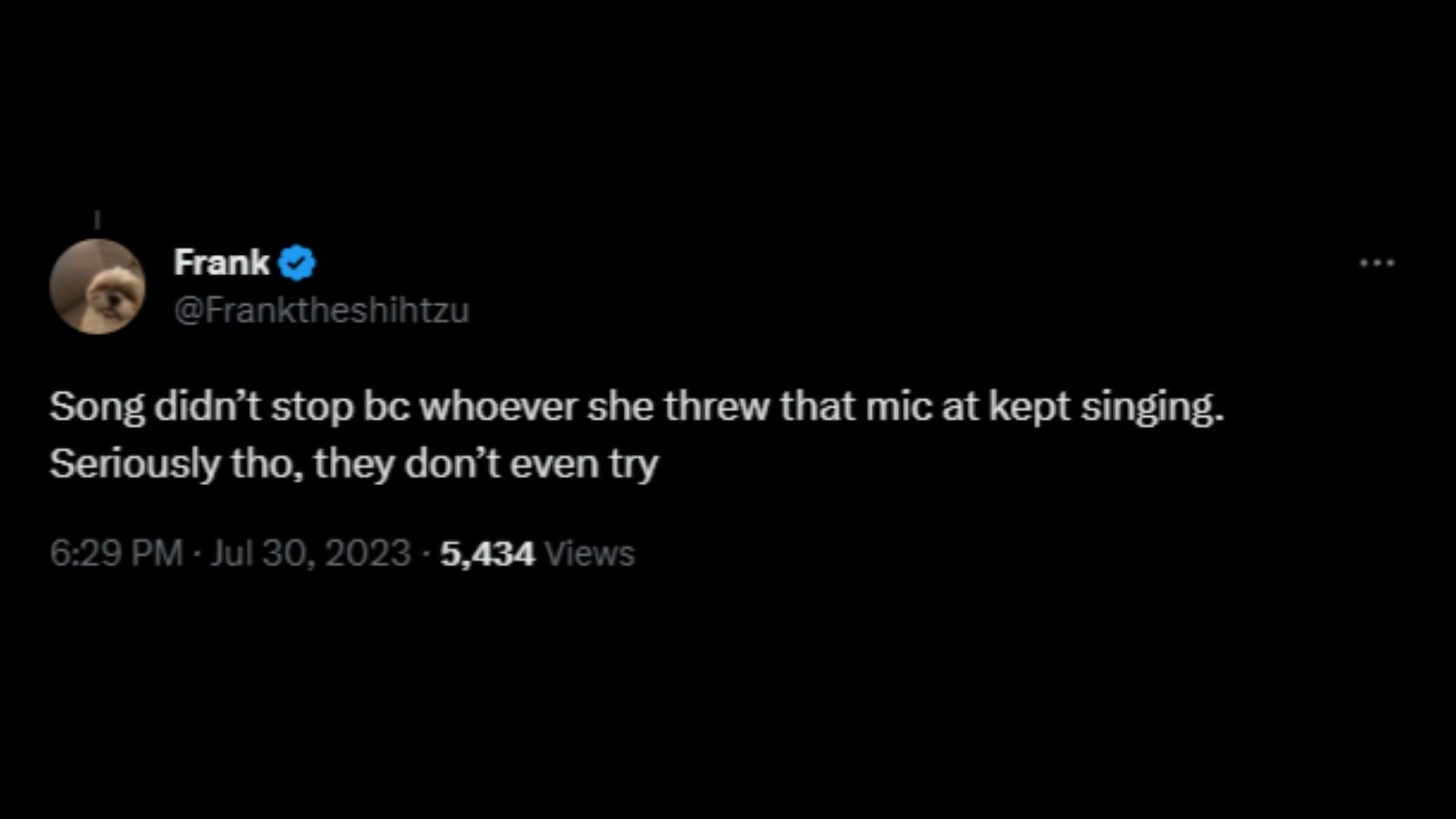 Screenshot of a Twitter user remarking on Cardi&#039;s lip-syncing and mic-throwing incident. (Photo via @bennyjohnson/Twitter)