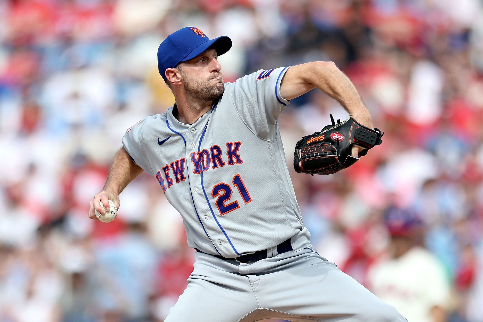 Max Scherzer pitches during the first inning against the Philadelphia Phillies at Citizens Bank Park