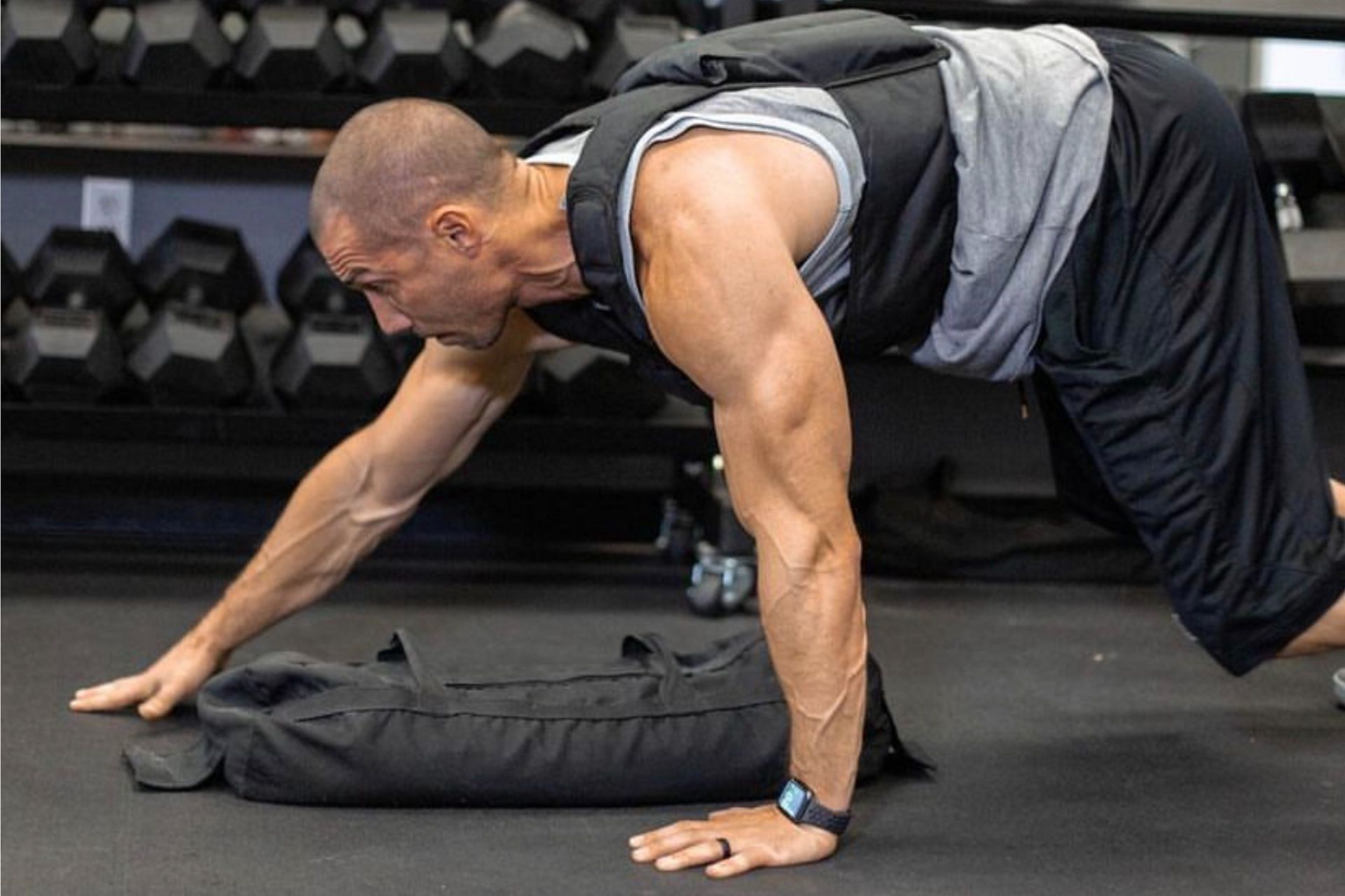 Crawling: A Great Cardio-Core Workout In One Exercise