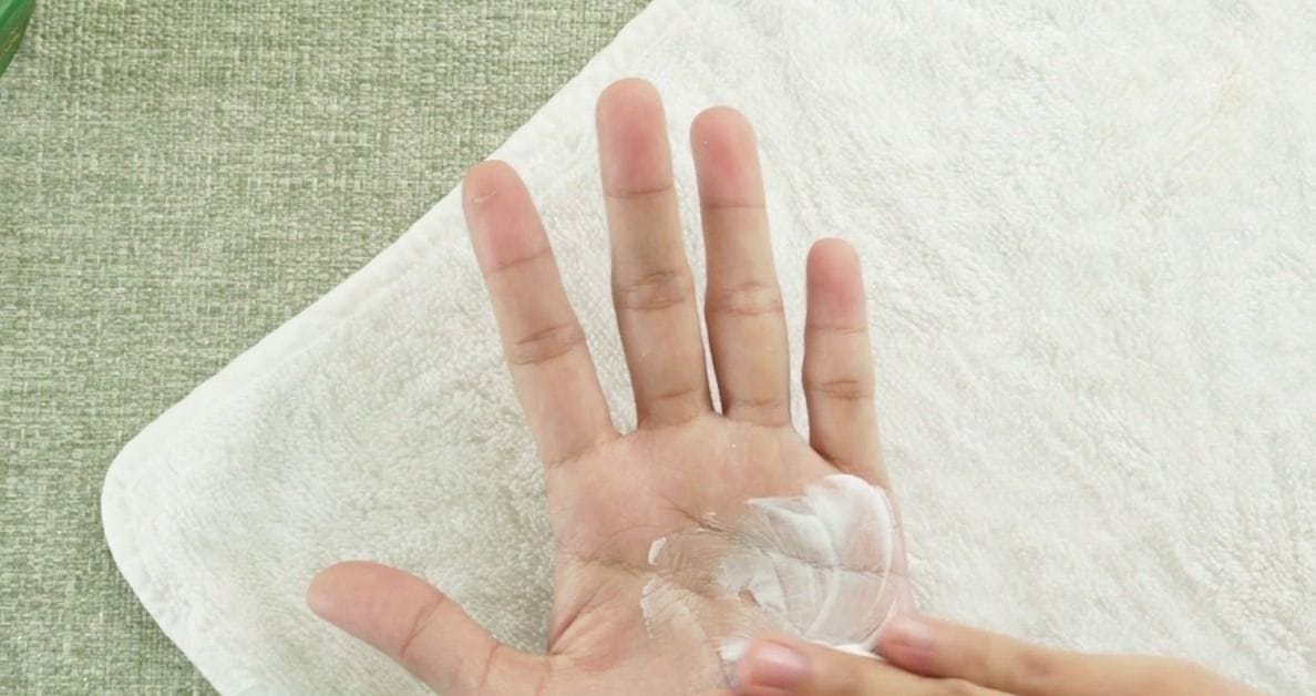 Super Glue on Skin Here’s How to Get Rid of It