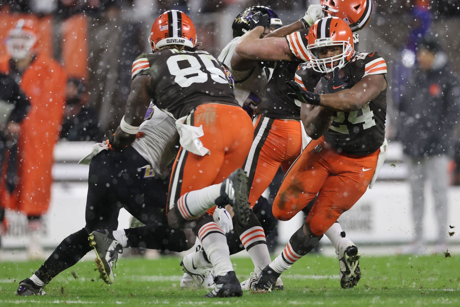 Nick Chubb on state of running back contracts: 'Only position where our  production hurts us' - The Athletic