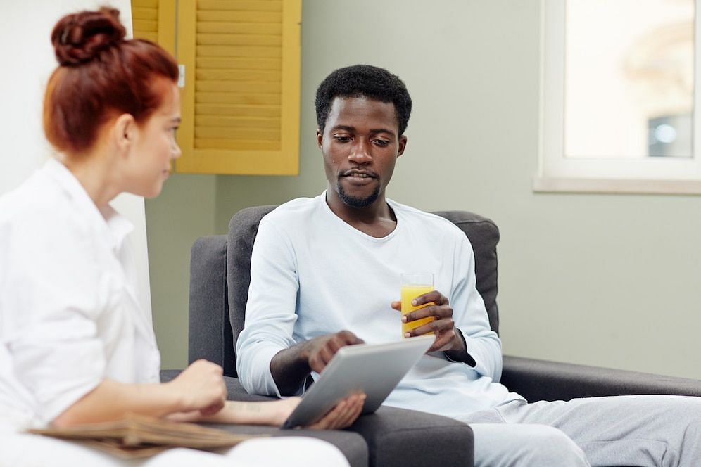 Melanoma cancer signs to look out for in black men (Image via freepik/pressfoto)