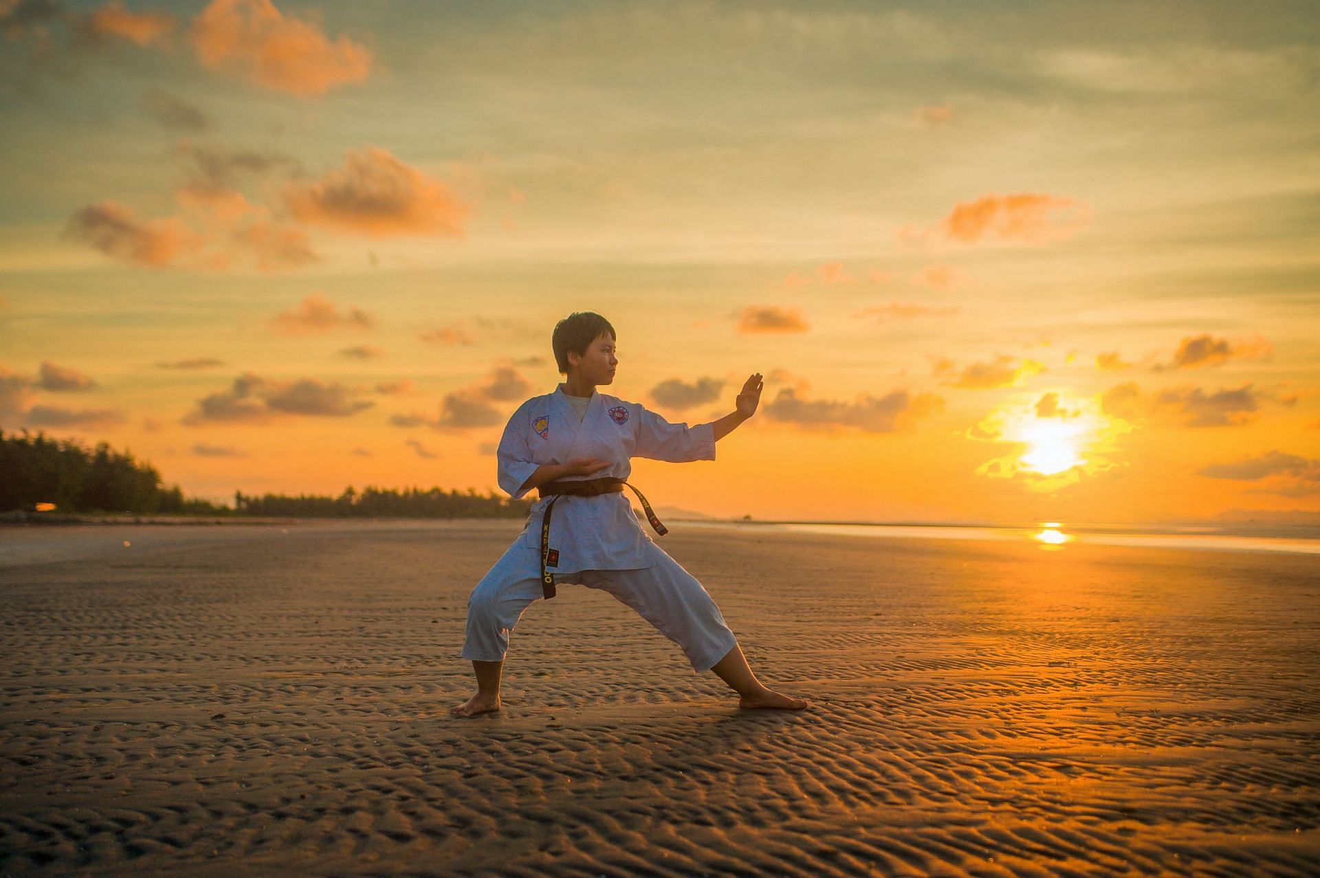 Balance between martial arts and meditation. (Image via Unsplash/Thao Lee)