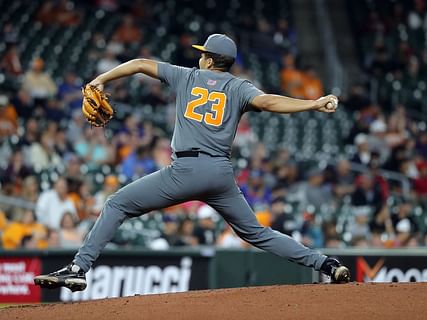 Do One-Knee Setups Hinder A Catcher's Blocking Ability? — College Baseball,  MLB Draft, Prospects - Baseball America