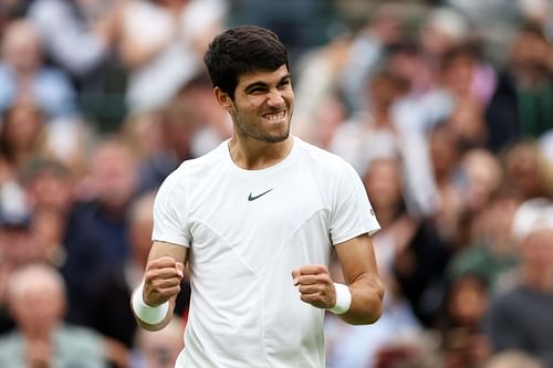 Carlos Alcaraz advances at Wimbledon 2023