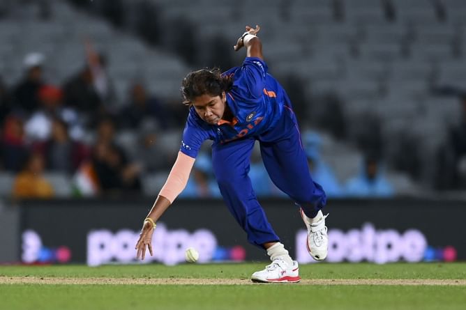 "Jhulan Goswami did not become a match-winner overnight"- Anjum Chopra on Team India's lack of pacers