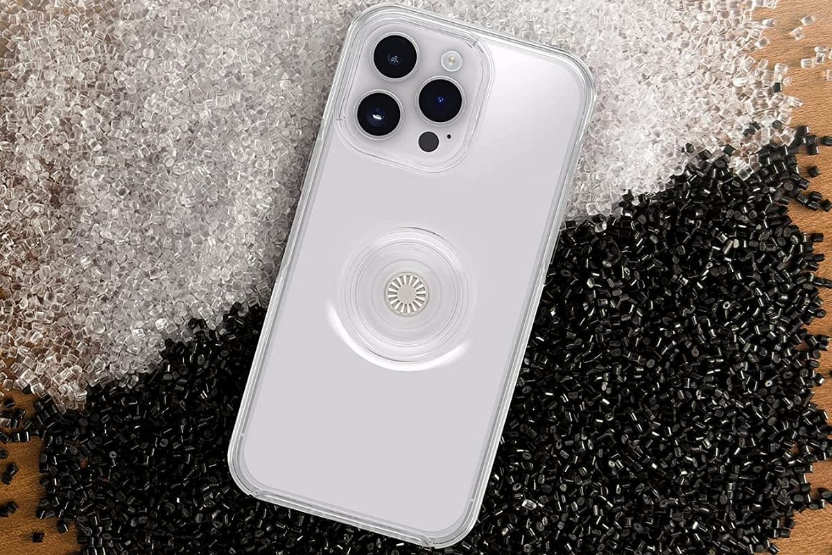 Otter + Pop Symmetry Series Clear Case is discounted during the Prime Day 2023 sale. (Image via Amazon)