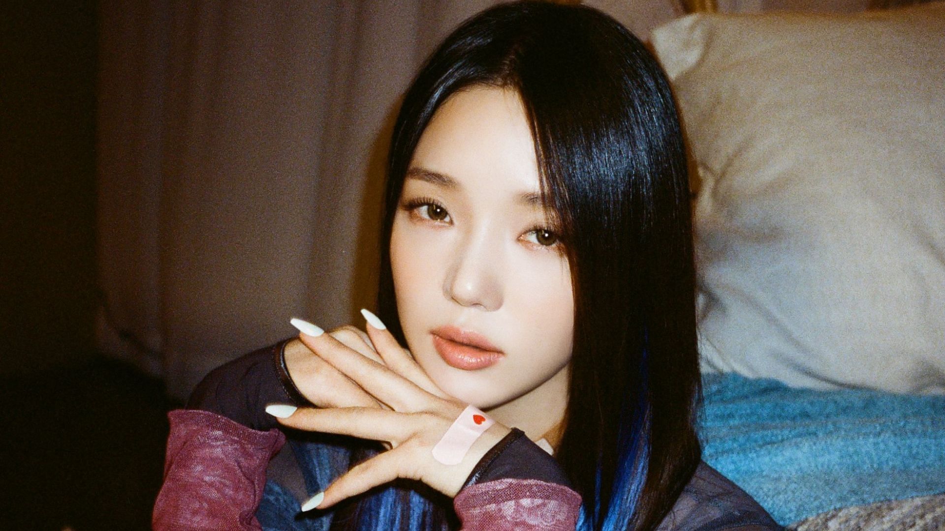 Fan spots alleged vape liquids in fromis_9 Jisun