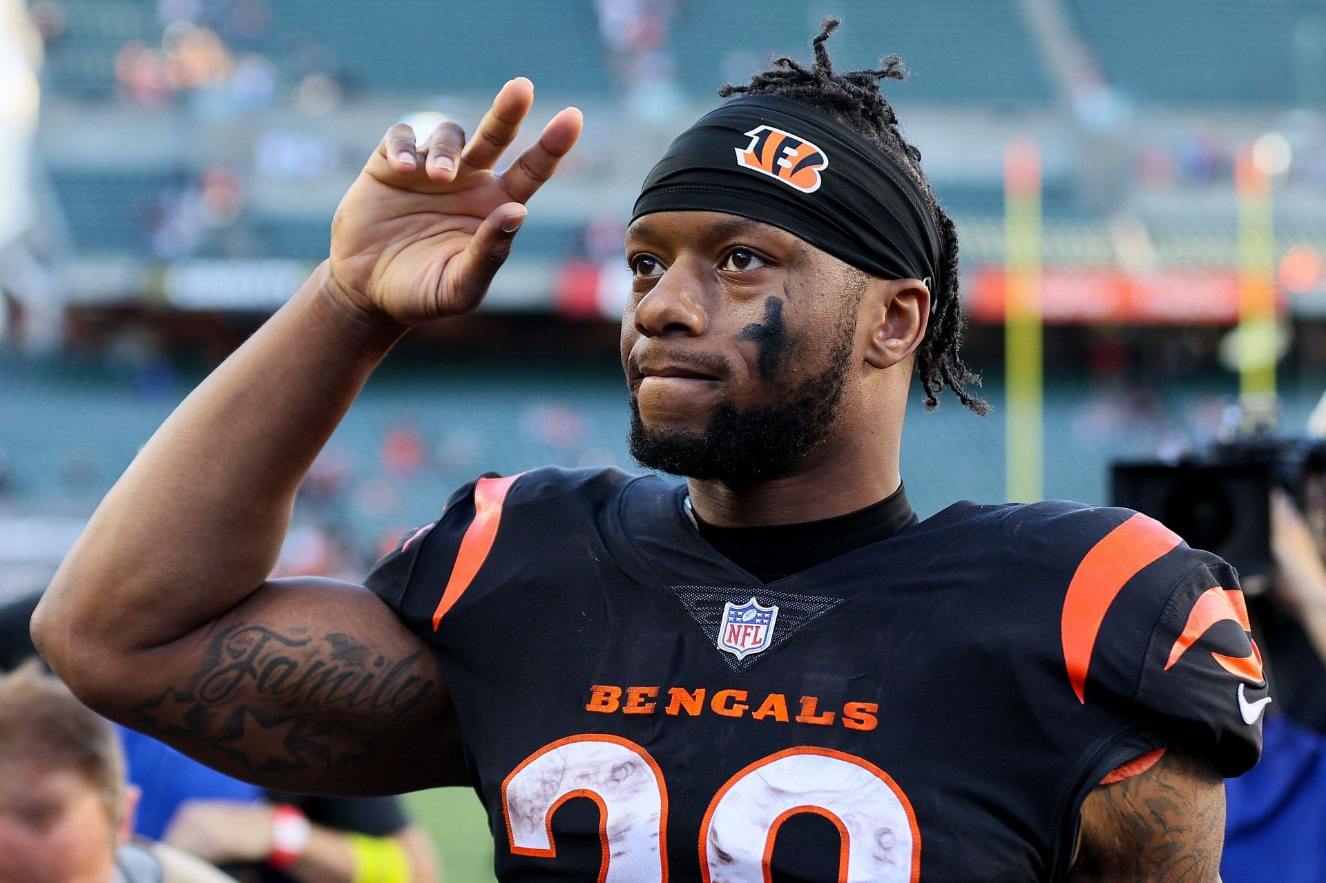 Joe Mixon contract: How much will Bengals RB earn in 2023 after