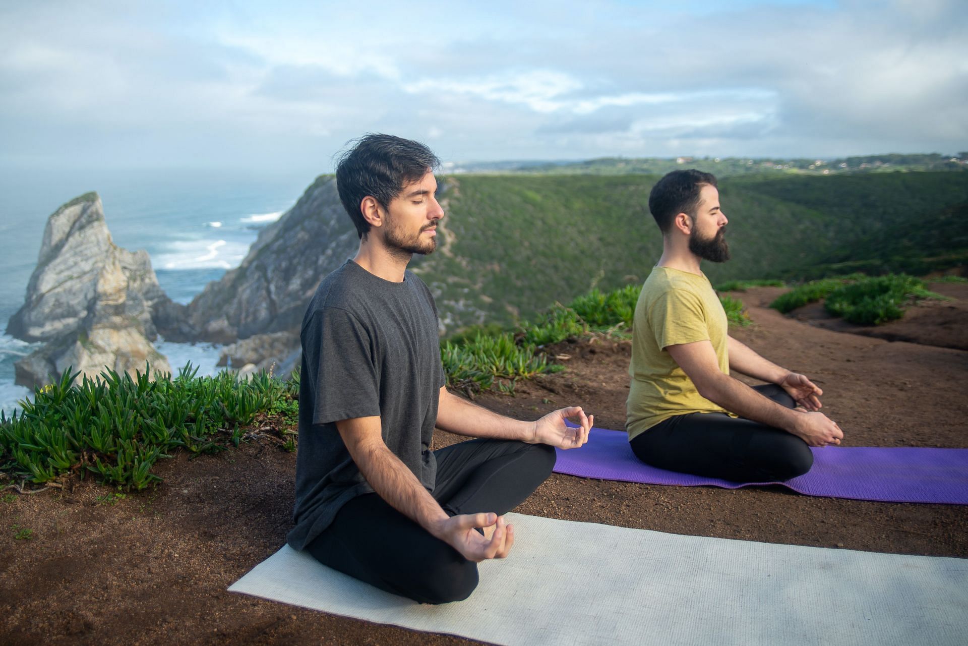 Meditation and yoga helps prevent hair loss from stress. (Image via Pexels/Kampus Production)