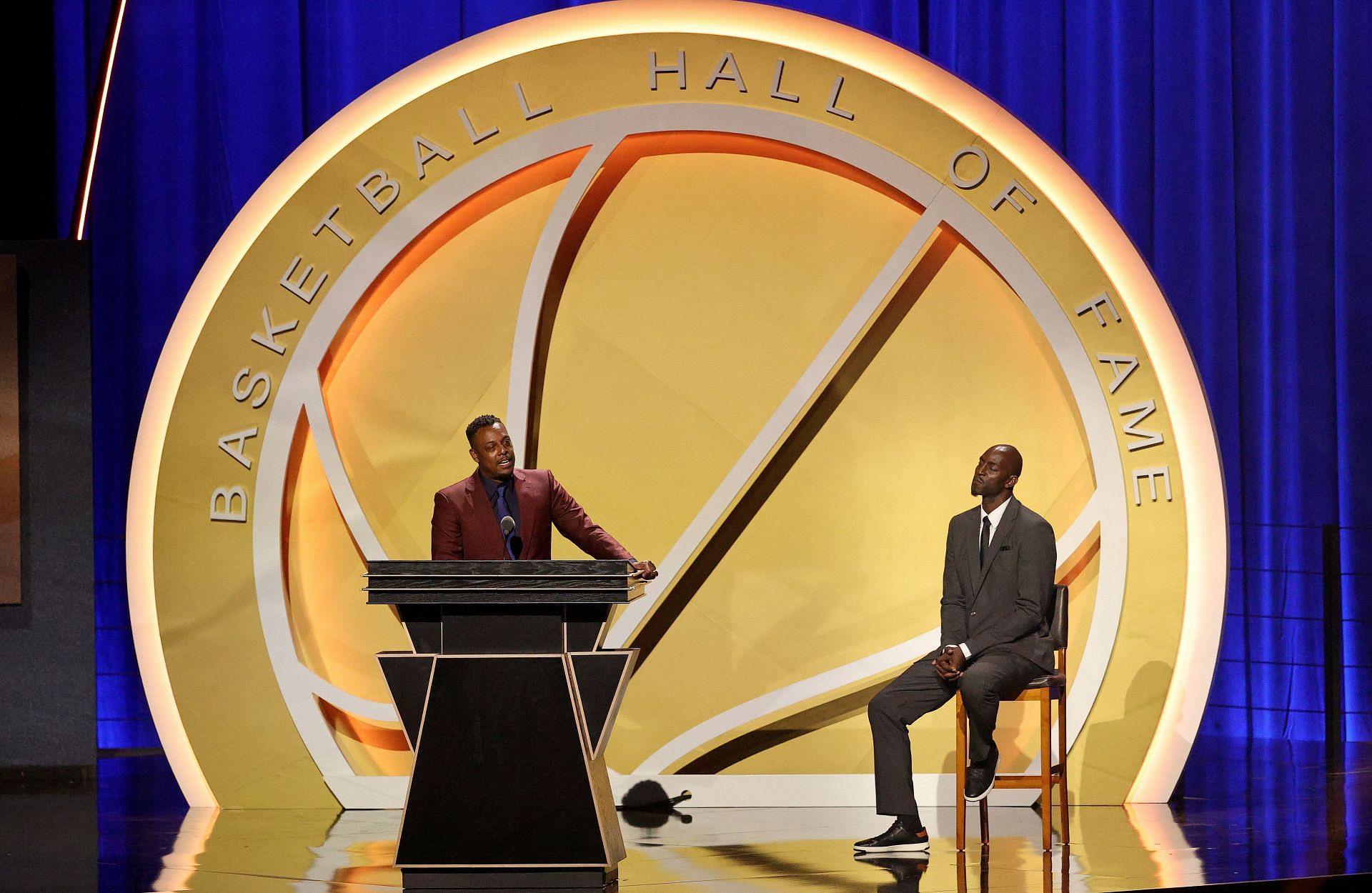 Paul Pierce, left, and Kevin Garnett