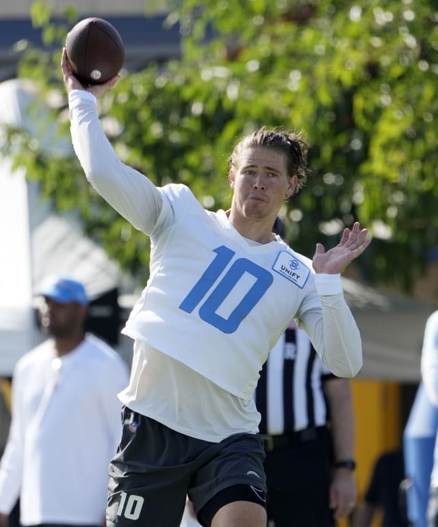 How Tall Is Justin Herbert? | Justin Herbert’s Height Revealed