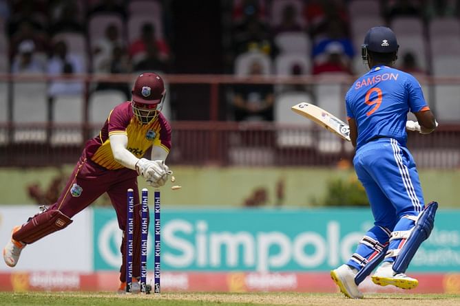 "T20 numbers are not flattering at all" - Aakash Chopra says Sanju Samson's stats don't force you to pick him