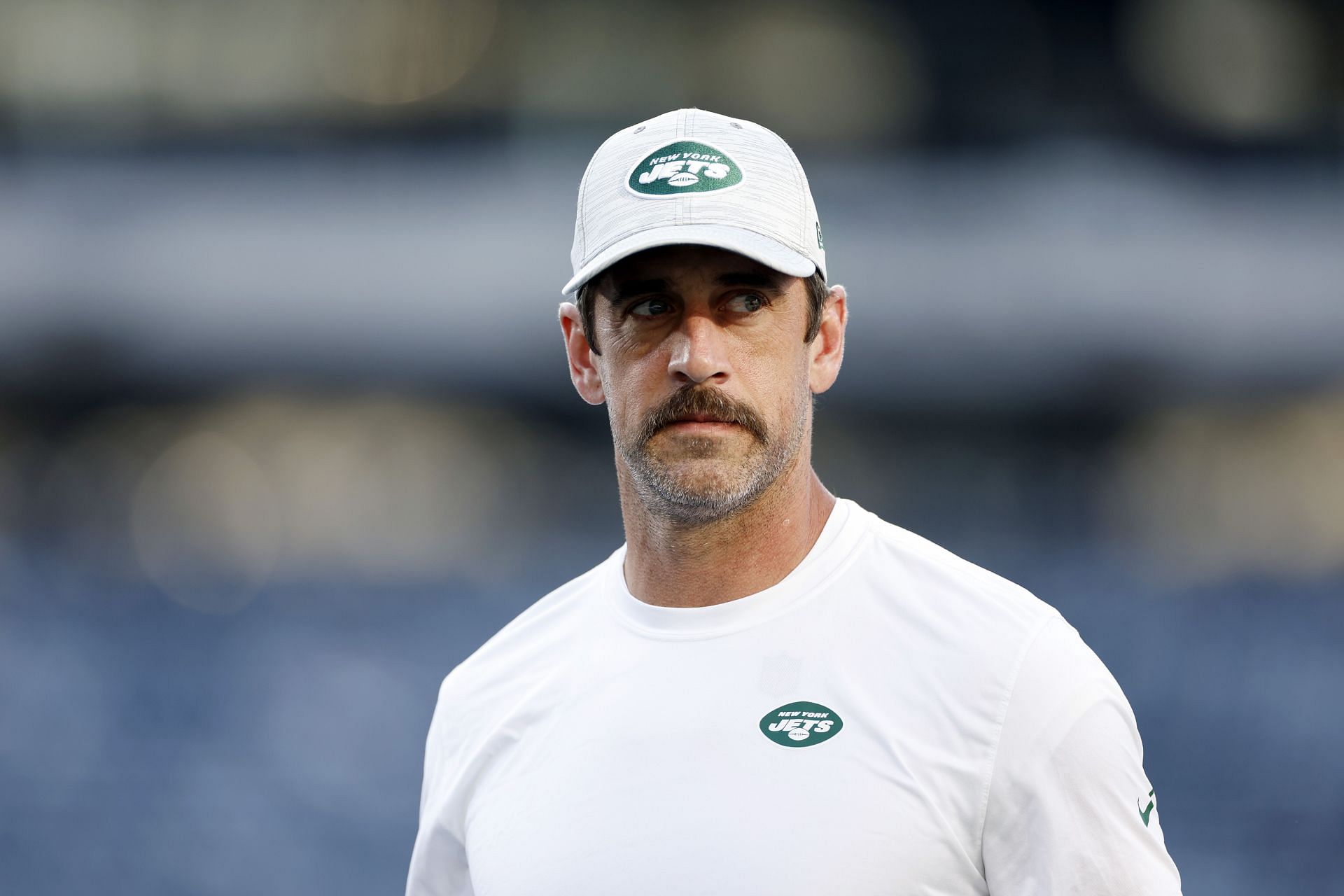 Aaron Rodgers takes $35 million pay cut in new 2-year deal with Jets