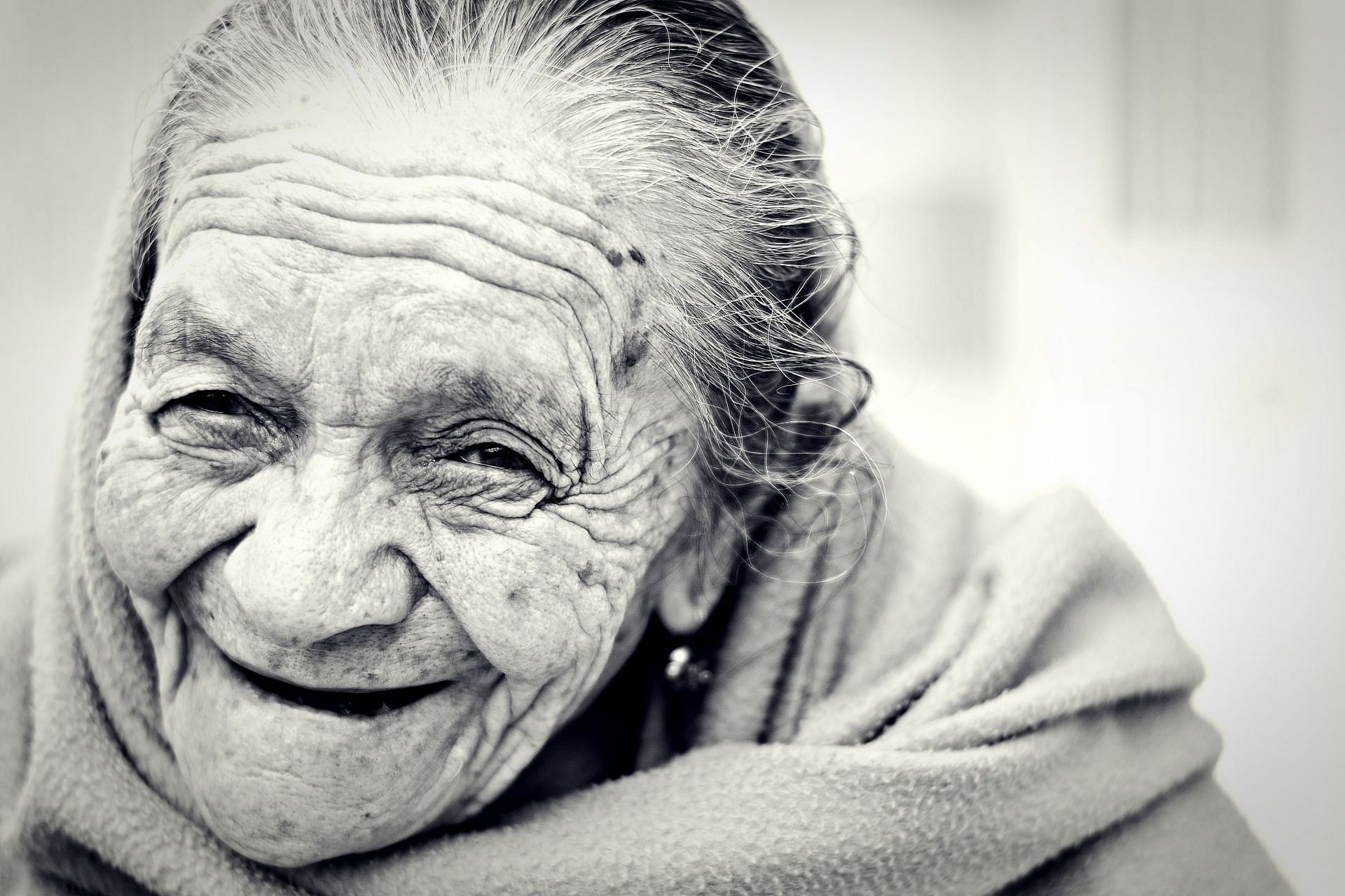 Aging depends on various biochemical factors. (Image via Unsplash/Danie Franco)