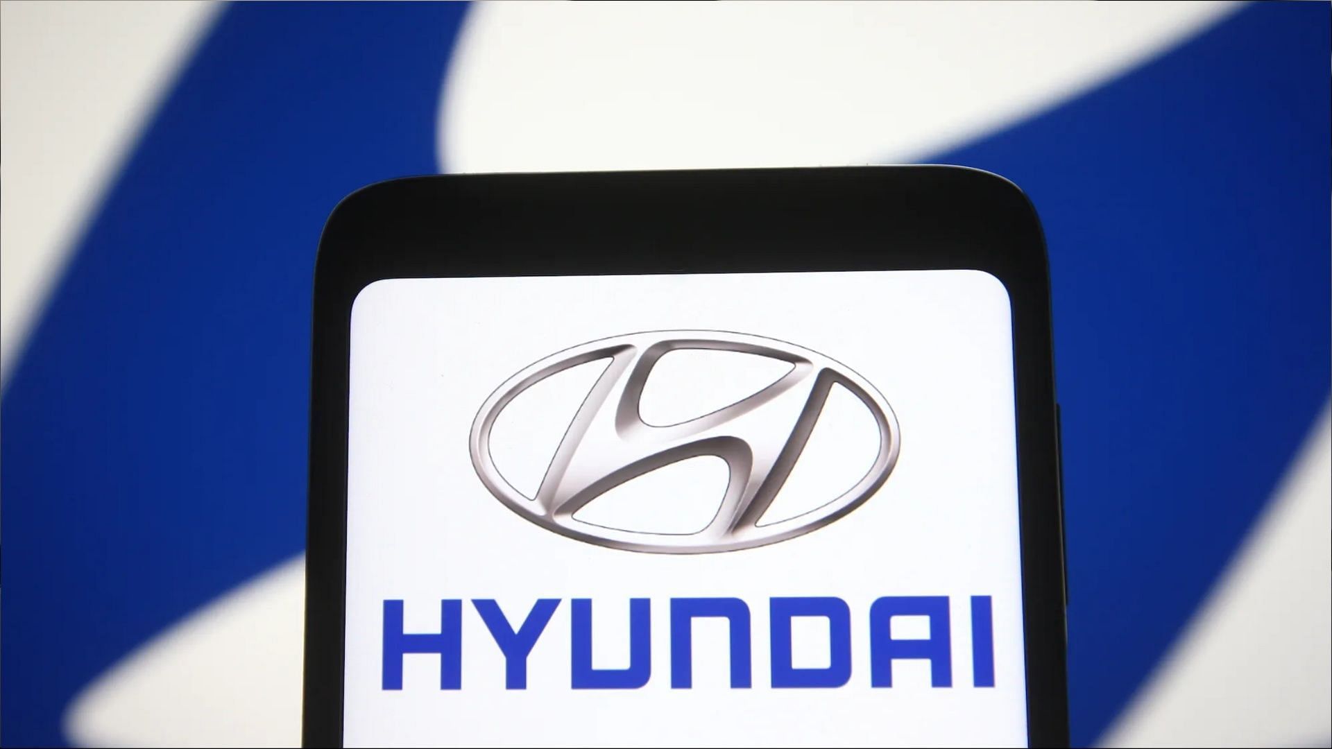 The recalled Hyundai vehicles should be parked outside (Image via SOPA Images / Getty Images)