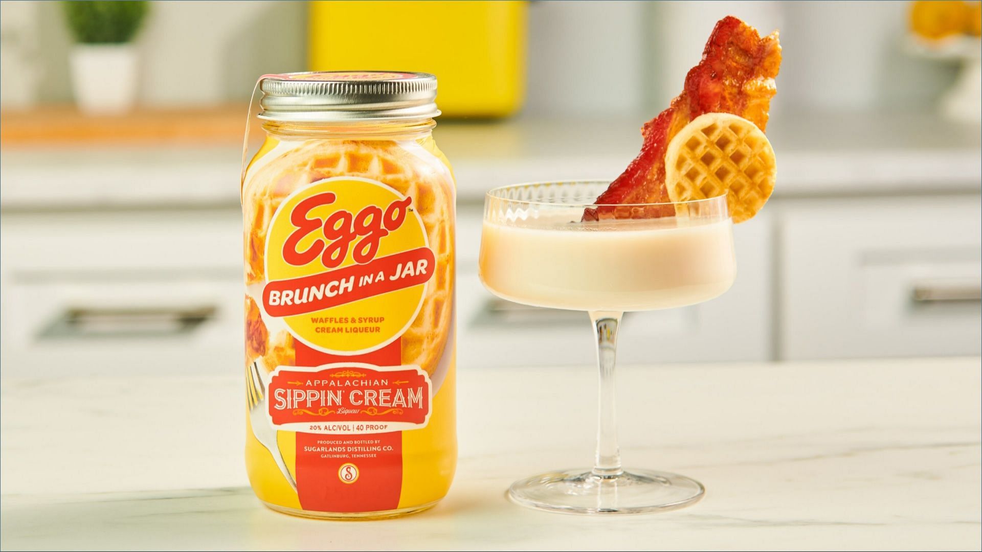 The new Brunch in a Jar Sippin&#039; Cream liqueur is available at major retailers starting August 15 and onwards (Image via Kellog&#039;s)