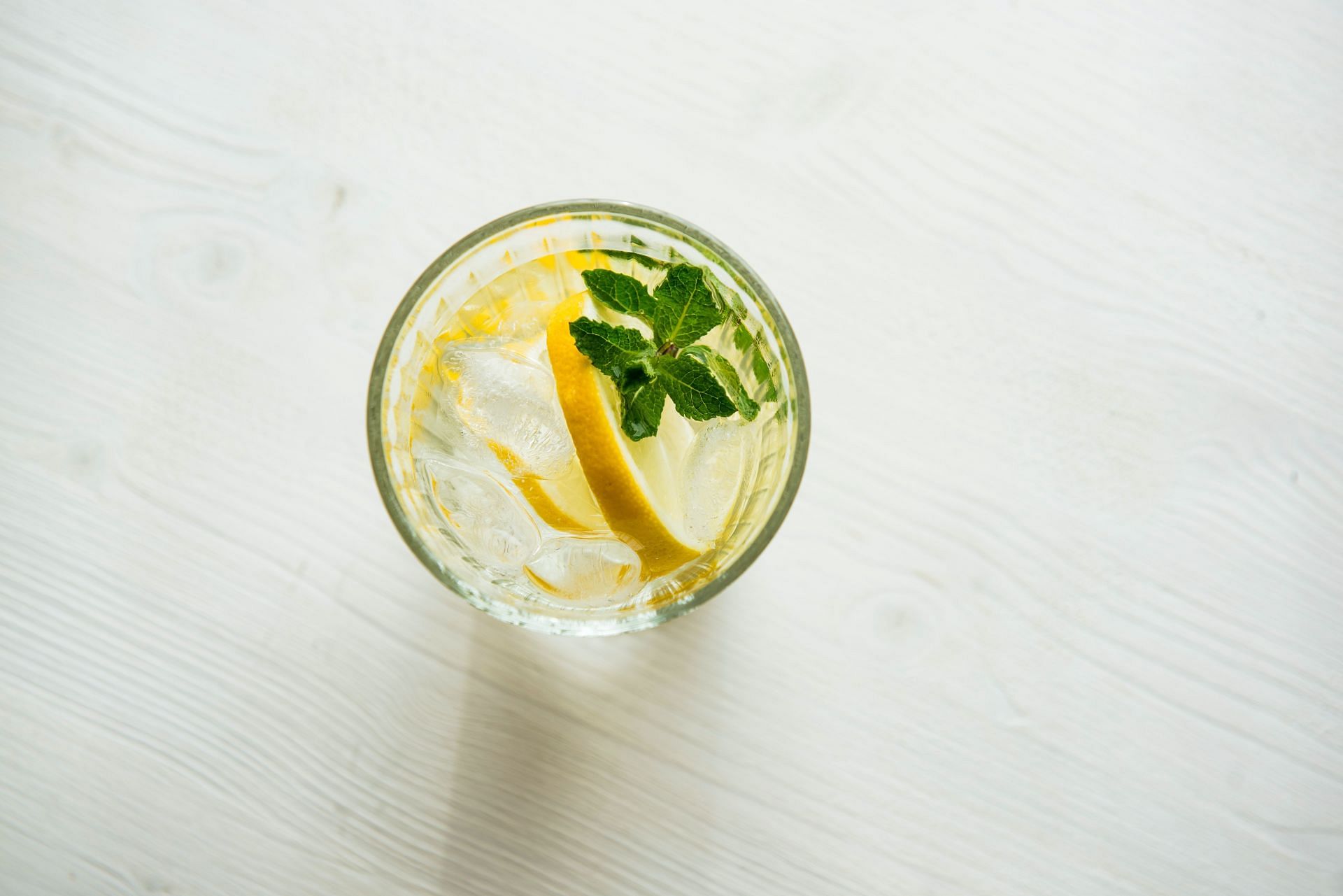 Too much lemon water can erode teeth. (Image via Unsplash/Joanna Kosinska)