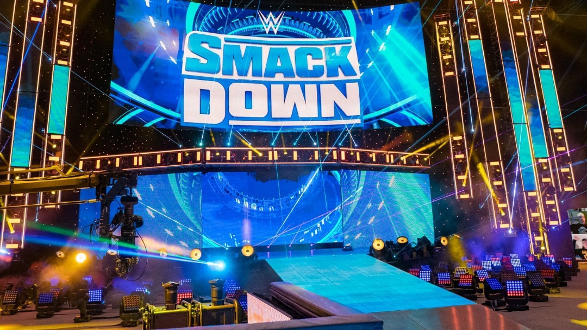 SmackDown में WWE हॉल ऑफ फेमर ने रचा था इतिहास 