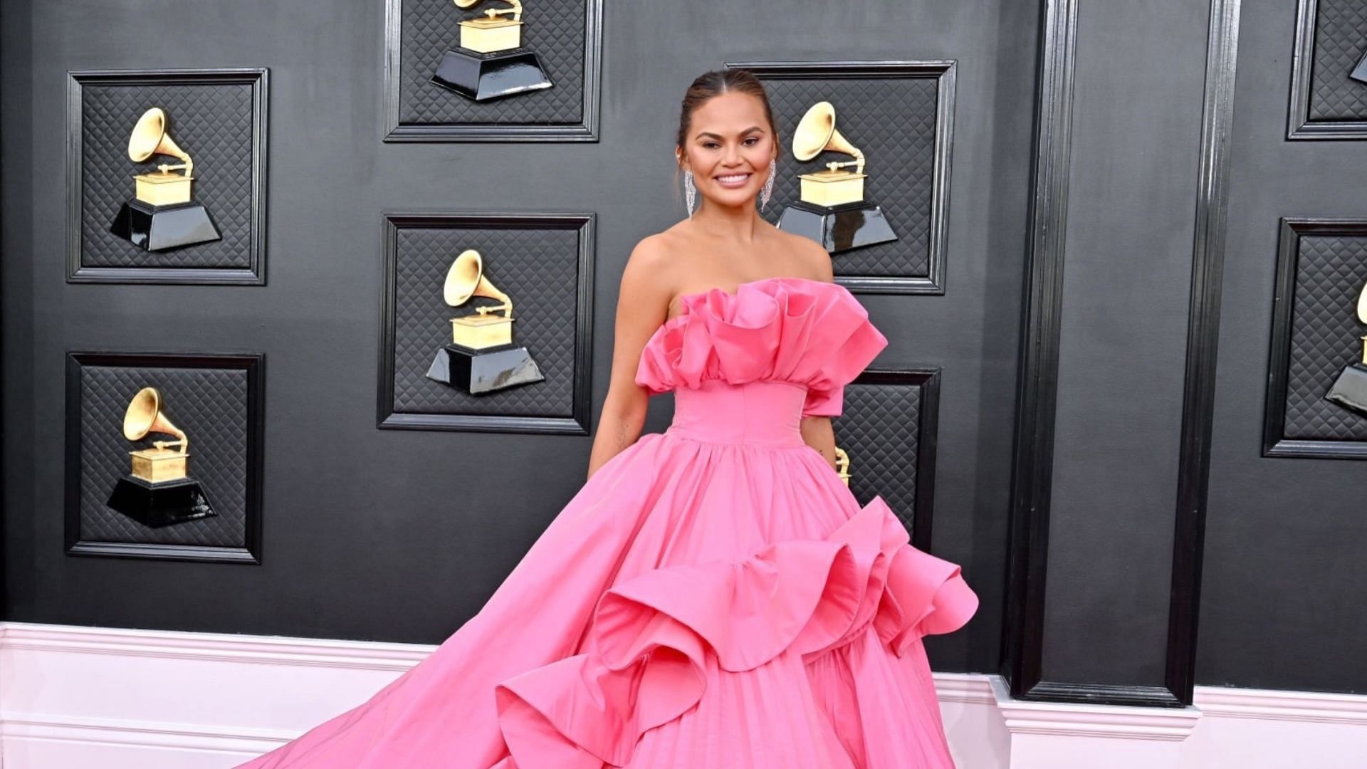 Wonderfold gets negative review-bombed over collaboration with Chrissy Teigen. (Image via Axelle/Bauer-Griffin/Getty Images)