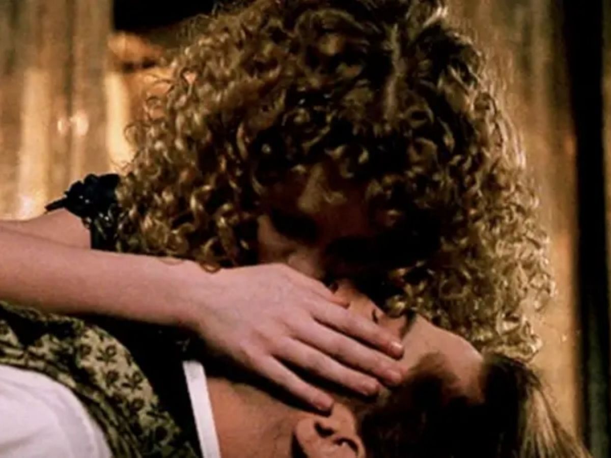 Kirsten Dunst opens up on how scene with Brad Pitt made her uncomfortable (Image via Warner Bros)