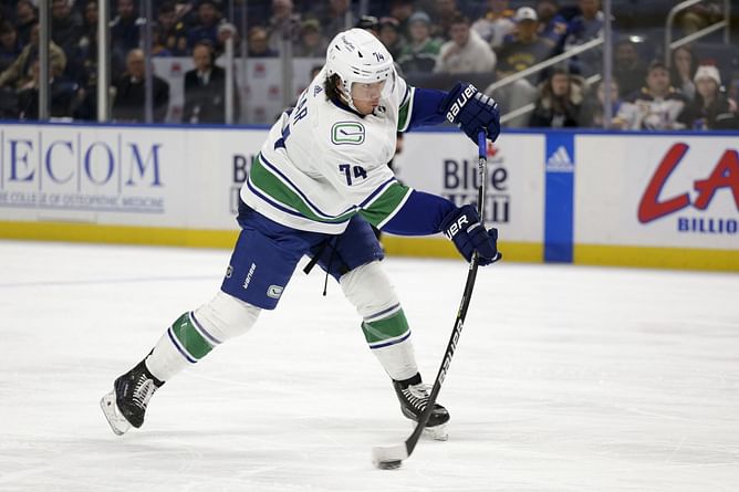 Ex-Canucks defenseman reveals injury return timeline, desire to re-sign with franchise