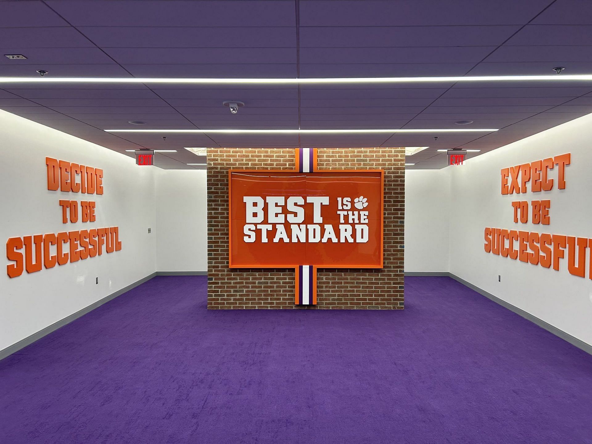 Clemson&#039;s new locker room (Picture Credits: @j_probertson, Twitter)