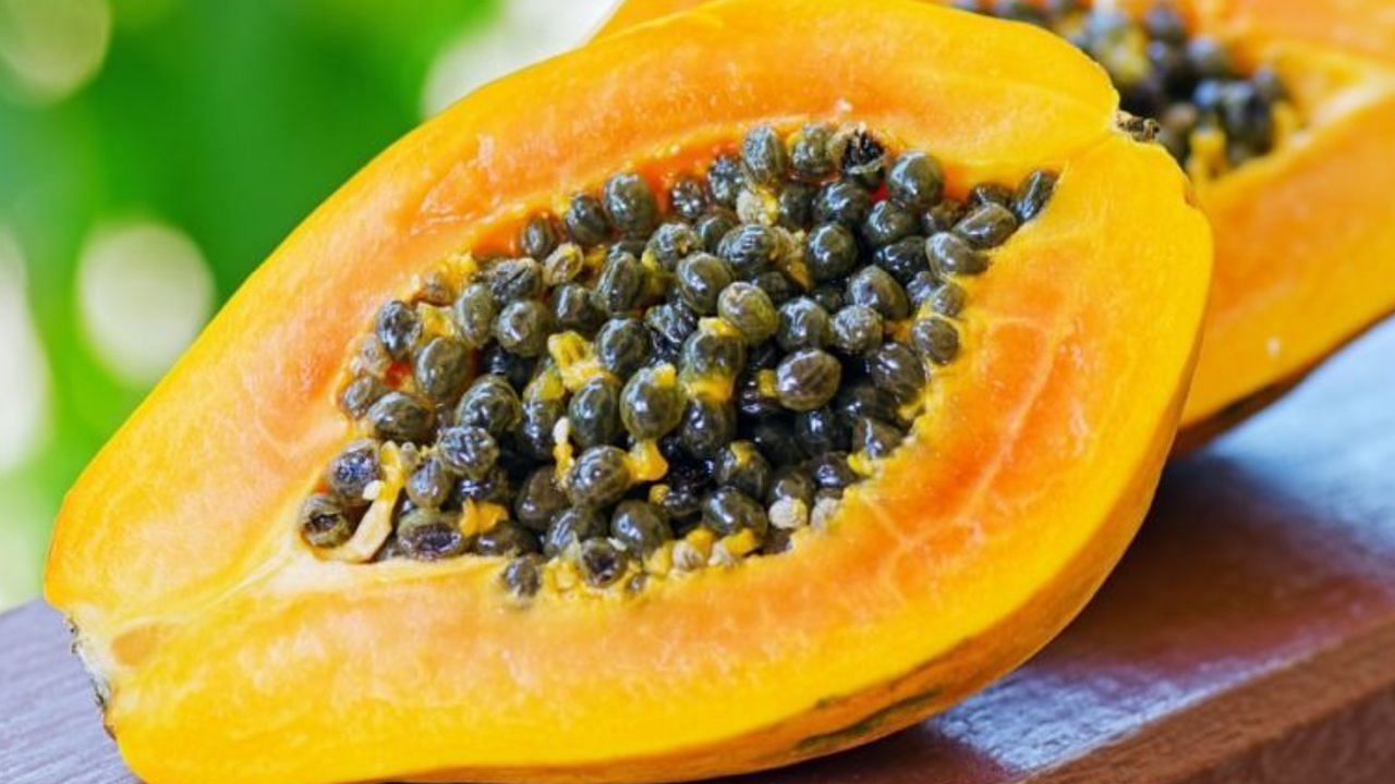 Papaya extract (Image via Getty Images)