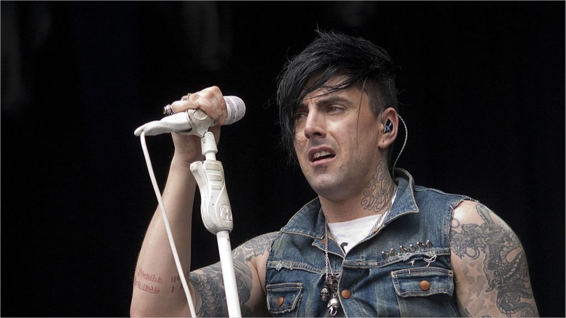 Severe charges related to child s*x abuse and drugs were imposed on Ian Watkins (Image via Marc Grimwade/Getty Images)