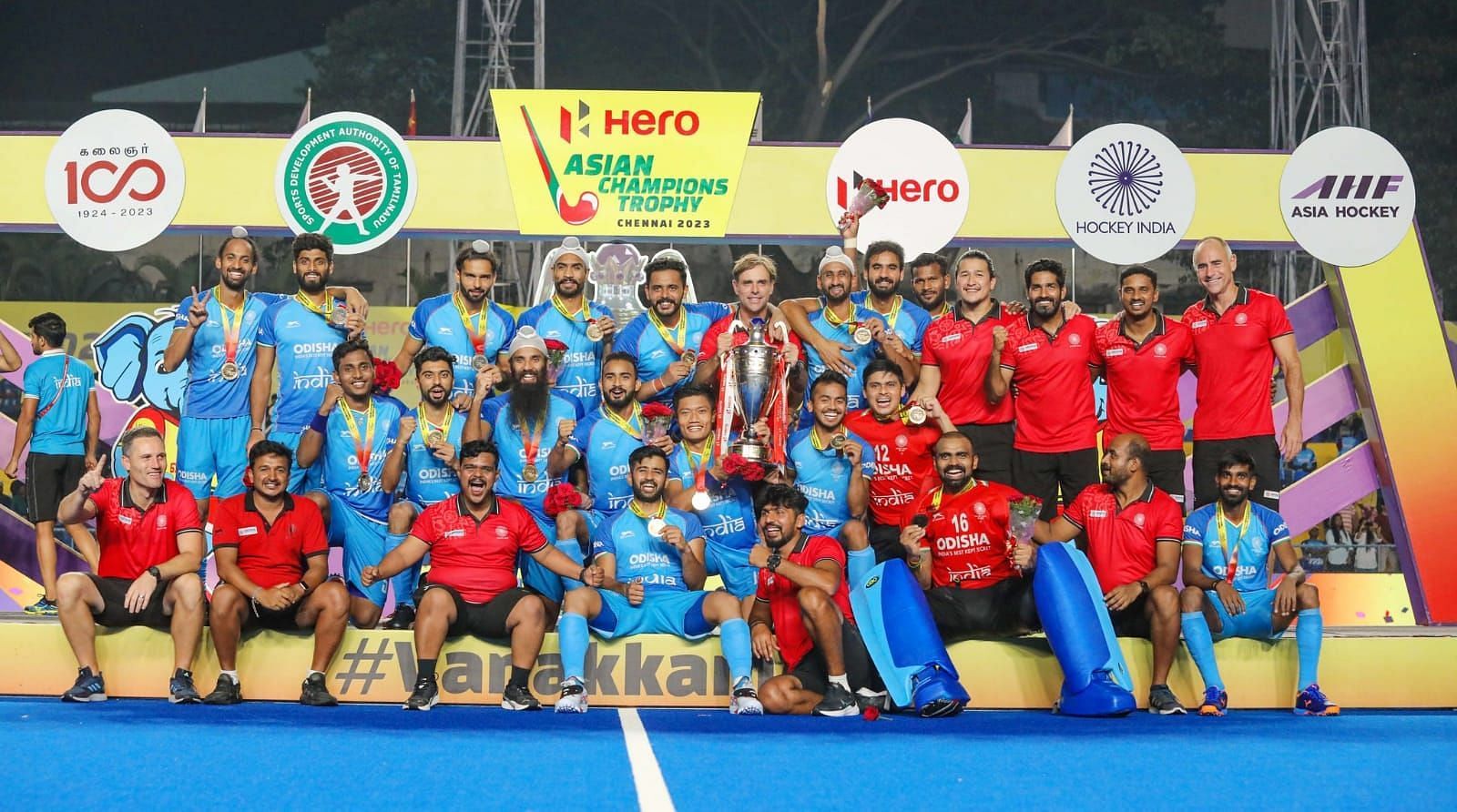 एशियन चैंपियंस ट्रॉफी के खिताब के साथ भारतीय हॉकी टीम (सौ.- हॉकी इंडिया)।