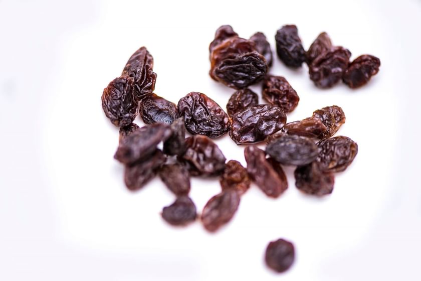 7 Amazing benefits of raisin water you must know