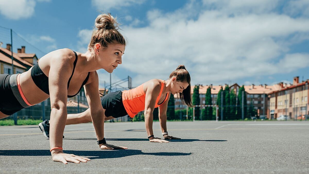 Eccentric exercise (Image via Getty Images)